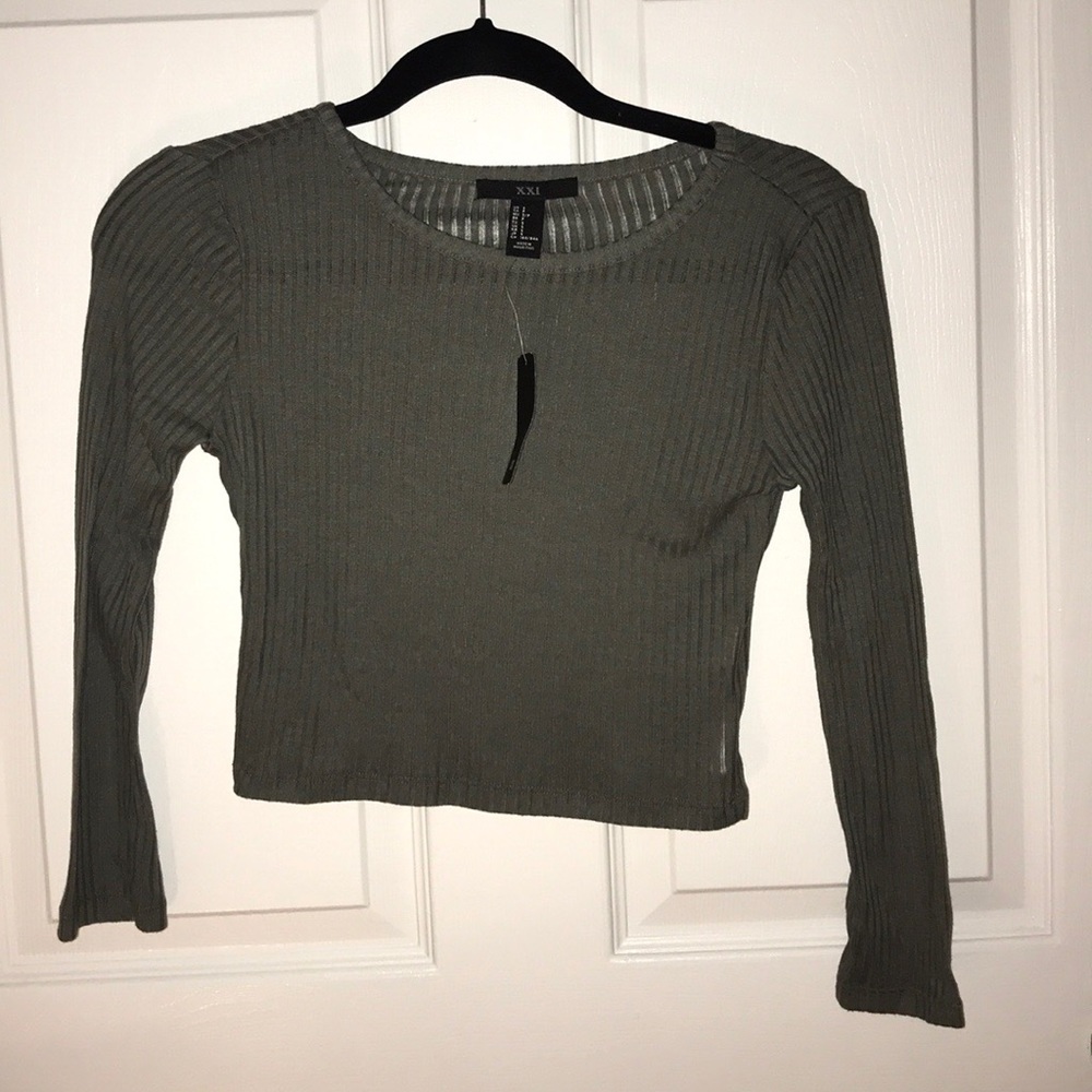 New with tags olive green knit crop top (S)